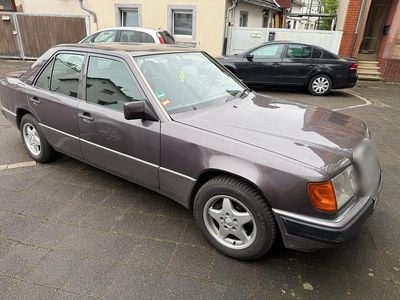 Usata Mercedes E230 105 CV (77 kW) 1991 Berlina