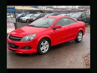 Usata Opel Astra Cabriolet 140 CV (102 kW) 2010 Rosso Cabrio