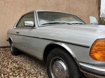 Gebraucht Mercedes 280 185 PS (136 kW) 1979 Silber Coupé