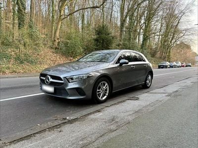 Gebraucht Mercedes A180 Progressive 116 PS (85 kW) 2019 Grau Limousine