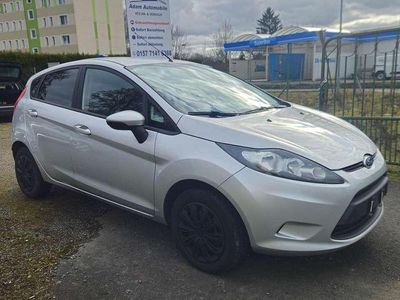 Gebraucht Ford Fiesta Trend 82 PS (60 kW) 2010 Polarsilber metallic Kleinwagen