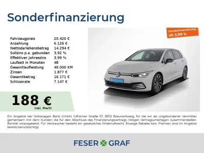 Second-hand VW Golf VIII Active 150 CP (110 kW) 2022 Alb Berlinǎ