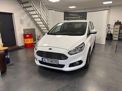 Gebraucht Ford S-MAX Titanium 166 PS (122 kW) 2017 Weiß Van / Kleinbus