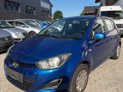 Gebraucht Hyundai i20 Classic 86 PS (63 kW) 2012 Blau Kleinwagen