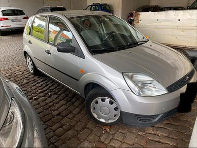 Gebraucht Ford Fiesta 69 PS (50 kW) 2003 Silber Kleinwagen