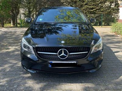 gebraucht Mercedes CLA220 d Coupé 7G-DCT Urban Night Paket