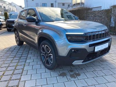 Neu Jeep Avenger Summit 110 PS (80 kW) 2026 Grau SUV