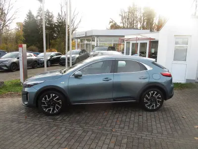 Używany Kia XCeed Comfort 101 KM (74 kW) 2024 Szary SUV