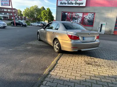 Gebraucht BMW 523 196 PS (144 kW) 2009 Gold Limousine