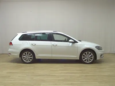 Gebraucht VW Golf VII Highline 150 PS (110 kW) 2020 Schwarz Kombi