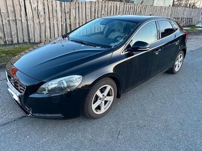 Gebraucht Volvo V40 Momentum 114 PS (83 kW) 2014 Schwarz Kombi