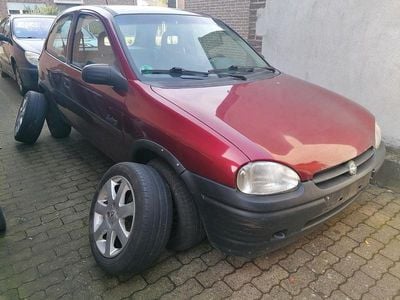 Gebraucht Opel Corsa Swing 45 PS (33 kW) 1995 Rot Kleinwagen