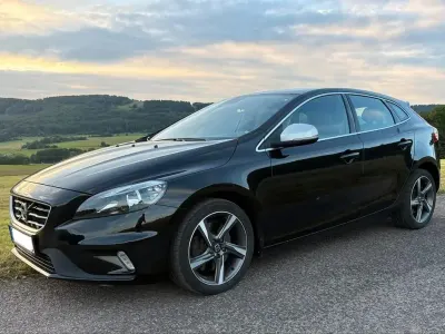 Gebraucht Volvo V40 R-Design 190 PS (139 kW) 2015 Schwarz Limousine