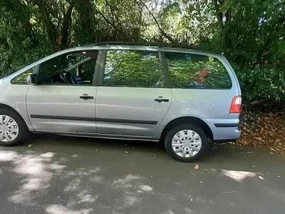 Gebraucht Ford Galaxy 116 PS (85 kW) 2005 Silber Van / Kleinbus