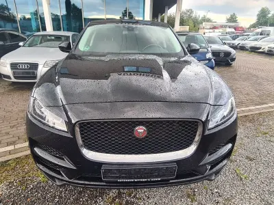 Gebraucht Jaguar F-Pace Pure 179 PS (131 kW) 2016 Schwarz SUV