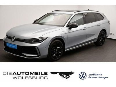 Gebraucht VW Passat R-line 177 PS (130 kW) 2025 Oyster silver metallic Kombi