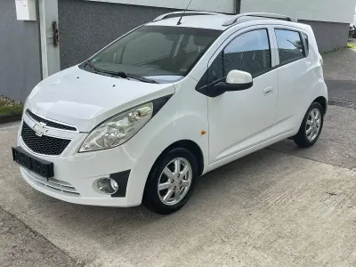 Gebraucht Chevrolet Spark 68 PS (50 kW) 2012 Weiß Kleinwagen