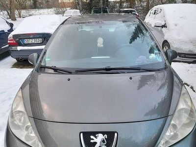 Gebraucht Peugeot 207 Urban Move 95 PS (69 kW) 2009 Grün Limousine