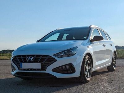 Weiß Gebraucht 2021 Hyundai i30 Edition 30 Kombi | 16.000 € (Fairer Preis)
