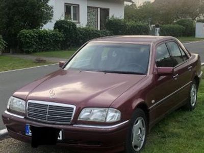 Mercedes C180