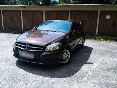 Gebraucht Mercedes A160 90 PS (66 kW) 2015 Braun Limousine