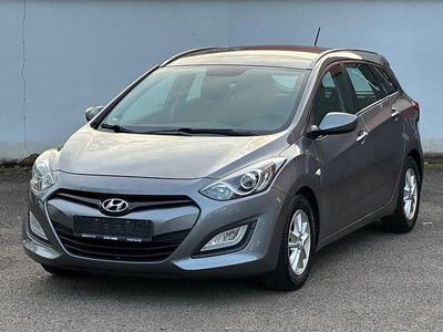 Gebraucht Hyundai i30 Edition 99 PS (72 kW) 2014 Grau Kombi