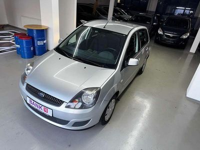 Gebraucht Ford Fiesta Style 80 PS (58 kW) 2008 Polarsilber metallic Kleinwagen
