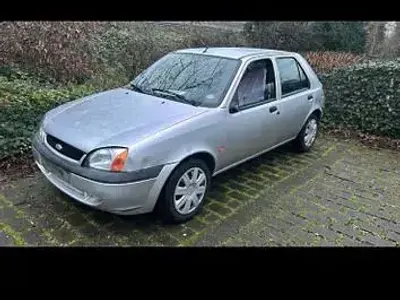 Gebraucht Ford Fiesta 60 PS (44 kW) 2001 Silber Kleinwagen