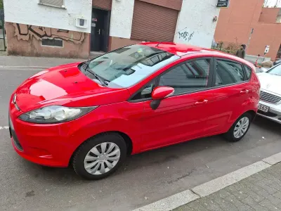 Usata Ford Fiesta Trend 95 CV (69 kW) 2011 Rosso Berlina