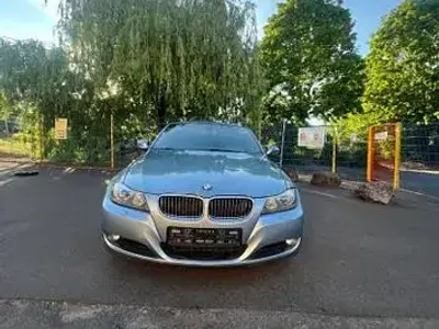 Käytetty BMW 330 Performance 245 HP (180 kW) 2010 Sininen Farmari