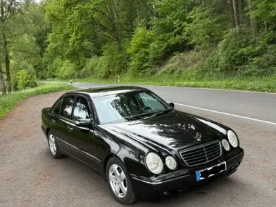 Gebraucht Mercedes E320 Avantgarde 197 PS (144 kW) 2000 Schwarz Limousine