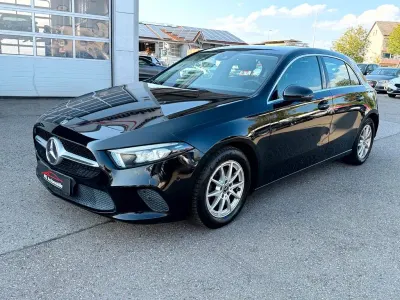 Gebraucht Mercedes A180 136 PS (100 kW) 2019 Schwarz Limousine
