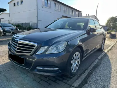 Gebraucht Mercedes E300 Avantgarde 204 PS (150 kW) 2012 Tenoritgrau  metalliclack Limousine