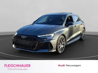 Neu Audi RS3 Comfort 400 PS (294 kW) 2025 Schwarz Limousine