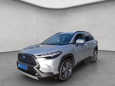 Shimmering silver metallic Gebraucht 2022 Toyota Corolla Cross Team SUV | 29.490 € (Guter Preis)