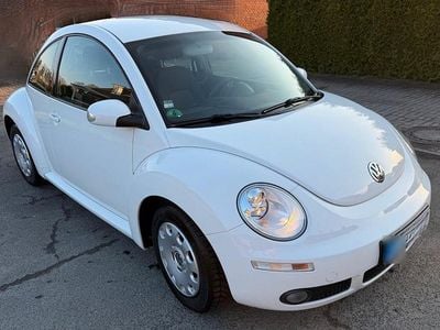 Gebraucht VW New Beetle 102 PS (75 kW) 2009 Weiß Kleinwagen