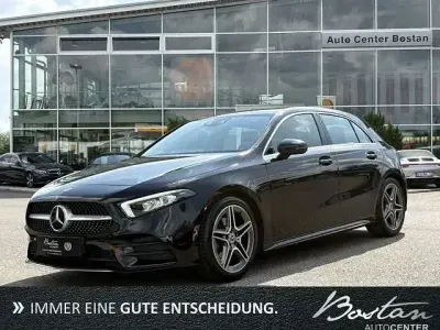Gebraucht Mercedes A200 AMG 163 PS (119 kW) 2021 Schwarz Limousine