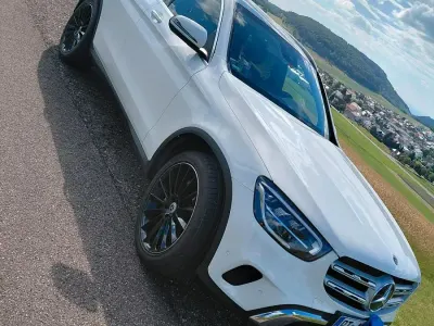 Gebraucht Mercedes GLC200 165 PS (121 kW) 2020 Weiß SUV