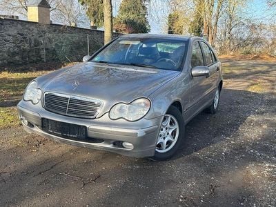 Gebraucht Mercedes C220 150 PS (110 kW) 2005 Silber Limousine