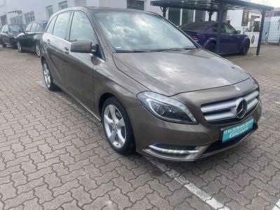 Gebraucht Mercedes B200 136 PS (100 kW) 2013 Grau Van / Kleinbus