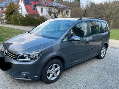 Gebraucht VW Touran Trendline 105 PS (77 kW) 2014 Grau Van / Kleinbus