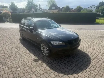 Gebraucht BMW 318 136 PS (100 kW) 2008 Schwarz Limousine