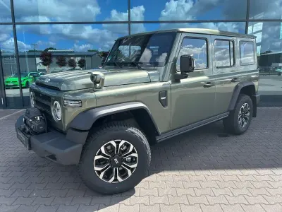 Neu BAW 212 166 PS (122 kW) 2026 Grün SUV