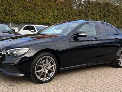 Gebraucht Mercedes E300 Night 194 PS (142 kW) 2022 Schwarz/baltic black Limousine