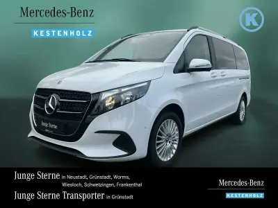 Gebraucht Mercedes V220 163 PS (119 kW) 2024 Weiß Van / Kleinbus
