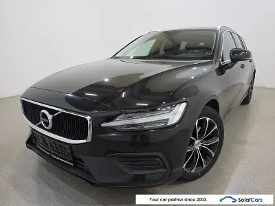 Gebraucht Volvo V60 Momentum 150 PS (110 kW) 2020 Schwarz Kombi
