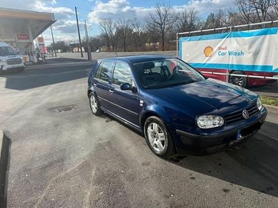 Usata VW Golf IV 75 CV (55 kW) 2002 Blu Utilitaria
