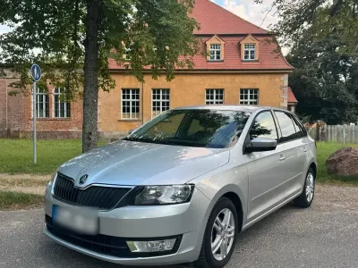 Gebraucht Skoda Rapid 90 PS (66 kW) 2015 Silber Kleinwagen