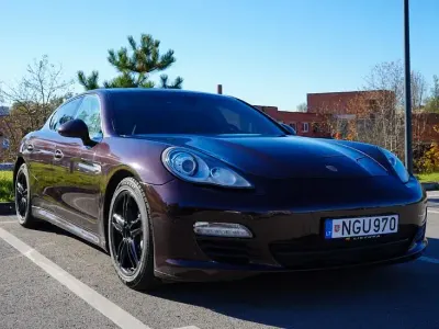 Gebraucht Porsche Panamera 299 PS (219 kW) 2012 Braun Kleinwagen