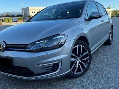 Gebraucht VW e-Golf 100 kW (136 PS) 2019 Silber Kleinwagen